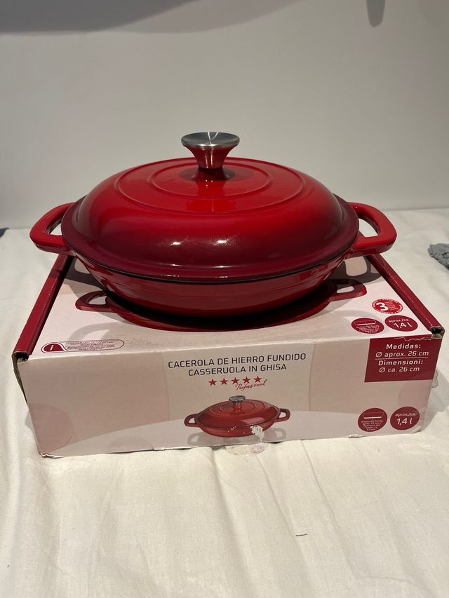 Cacerola roja de hierro fundido 26 cm de diámetro