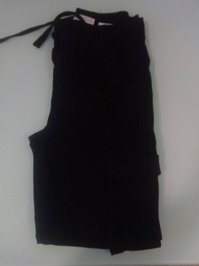 Pantalón cargo negro