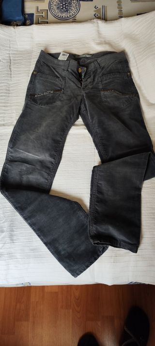 Pantalón mujer pana