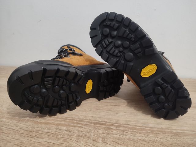 Botas de Montaña BESTARD