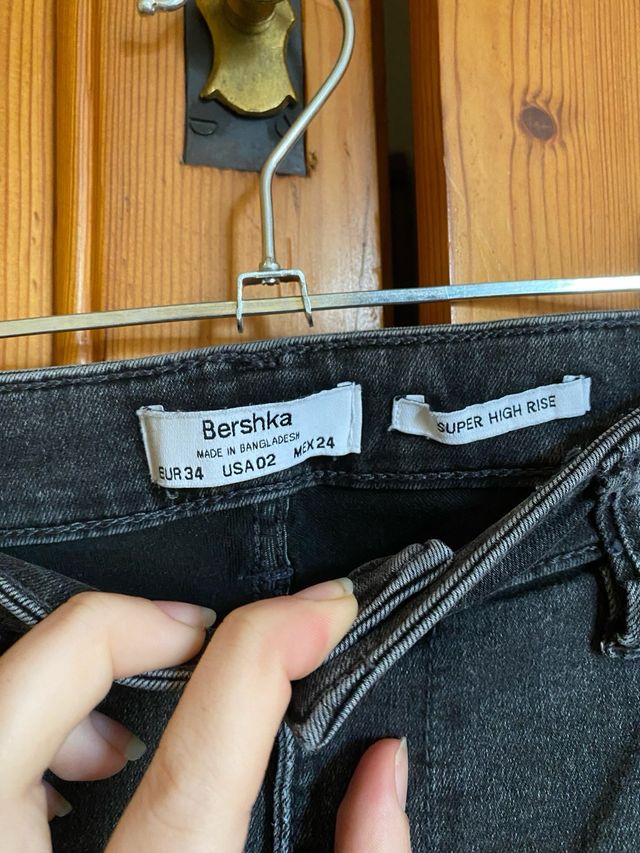 Jeans super high rise grises Bershka