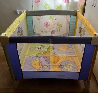 Parque o cuna de viaje cuadrada marca Olmitos