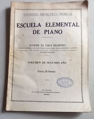 Escuela elemental de piano. Año 1958
