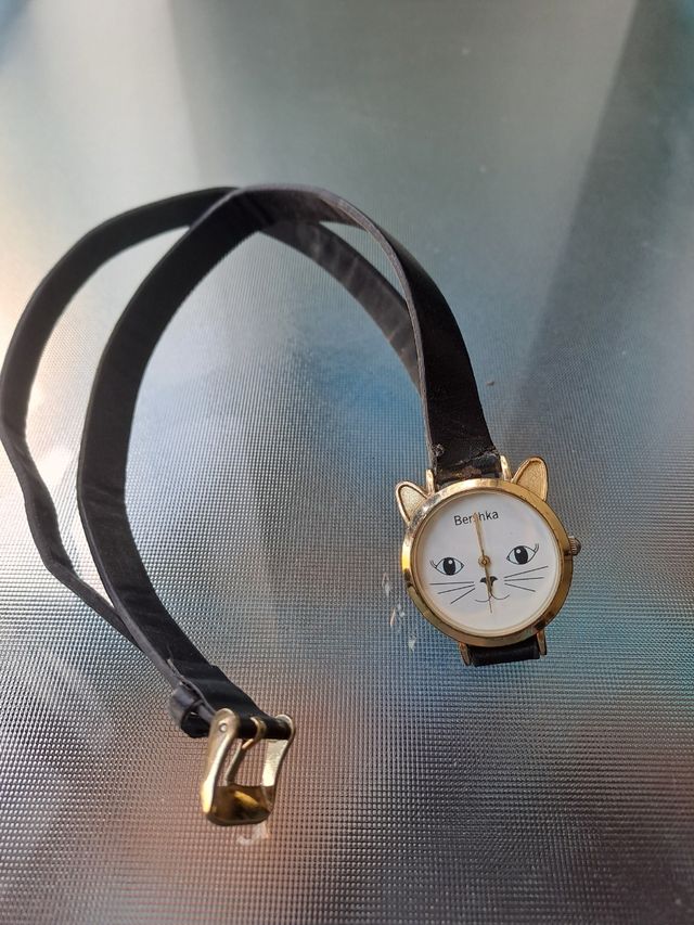 Reloj con forma de gato