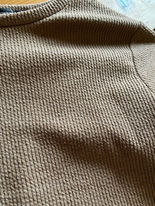 Camiseta marrón Stradivarius