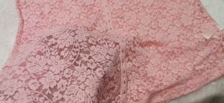 blusa de encaje rosa