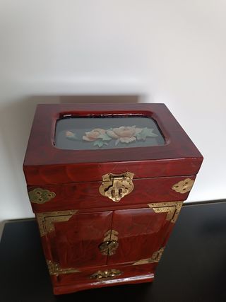 ARMARIO CHINO. LACADO ANTIGUO