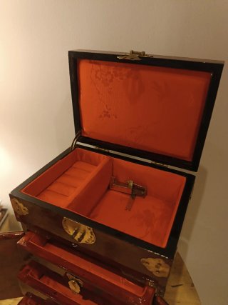JOYERO ARMARIO CHINO. LACADO ANTIGUO