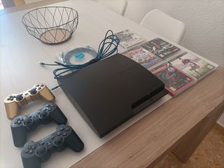 PS3 Slim 320Gb + 3 Mandos orig + 5 Juegos