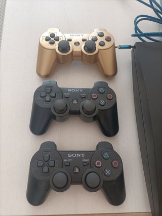 PS3 Slim 320Gb + 3 Mandos orig + 5 Juegos