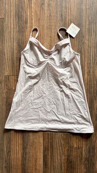 Camiseta interior con detalle en pecho