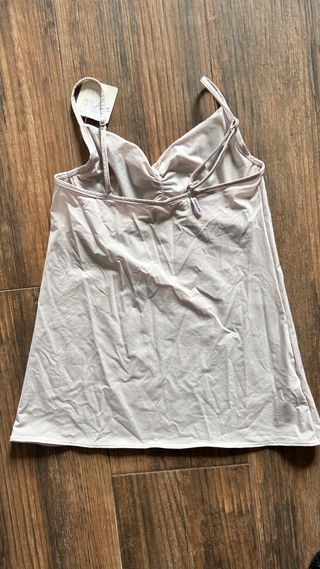 Camiseta interior con detalle en pecho