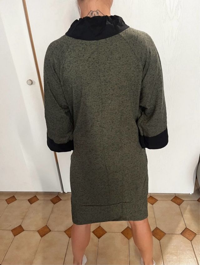 Vestito taglio monacale