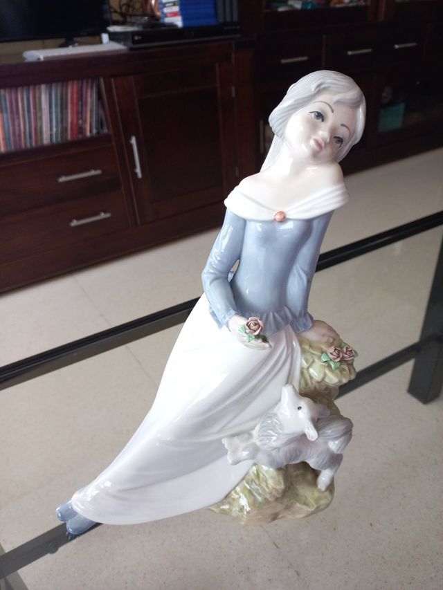 Figurita estilo Lladró