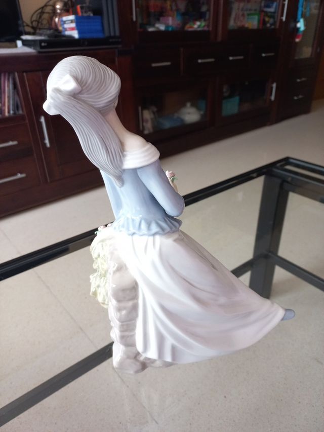 Figurita estilo Lladró