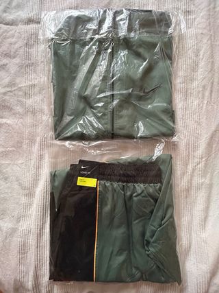 Conjunto deportivo NIKE