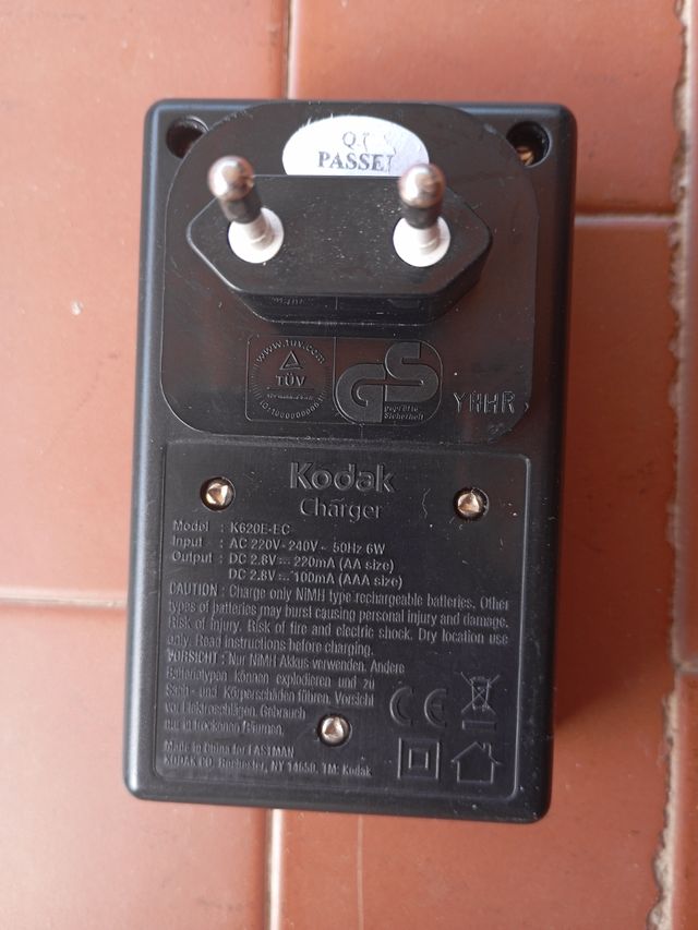 caricatore per pile ricaricabili 