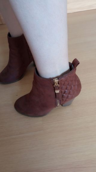Botines marrones ante tacón talla 36