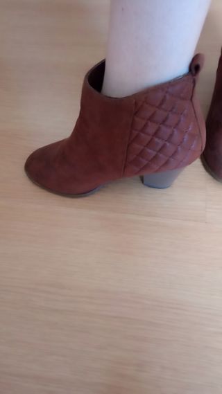 Botines marrones ante tacón talla 36