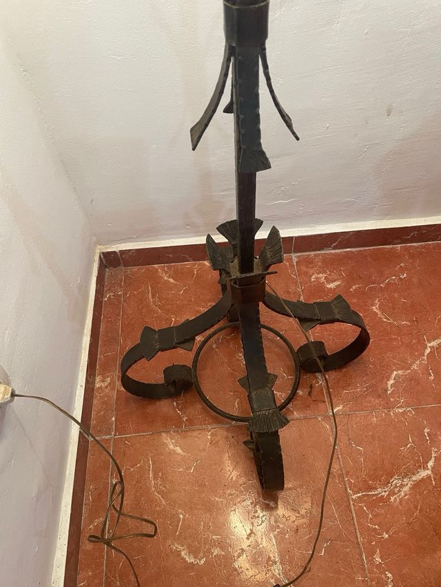 Lampara de hierro forjado vintage
