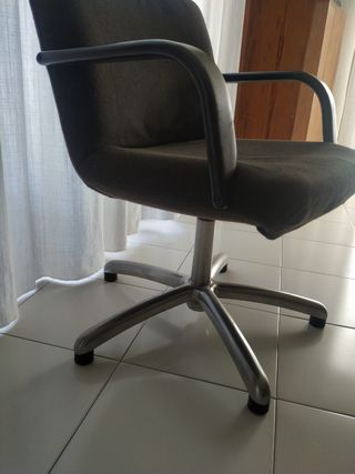 8 poltrone girevoli. Casina 