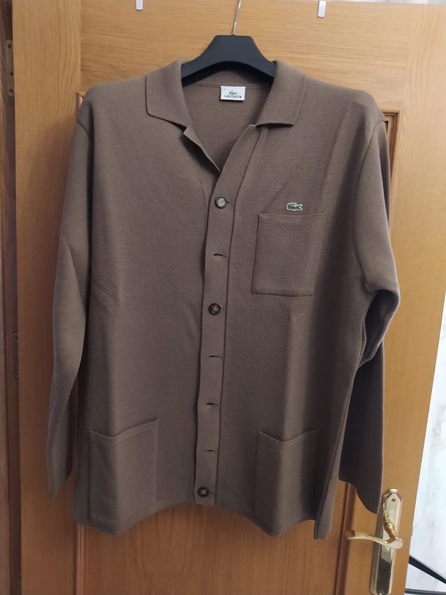 Vendo chaqueta abotonada Lacoste