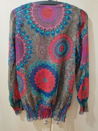 Camisa mujer desigual