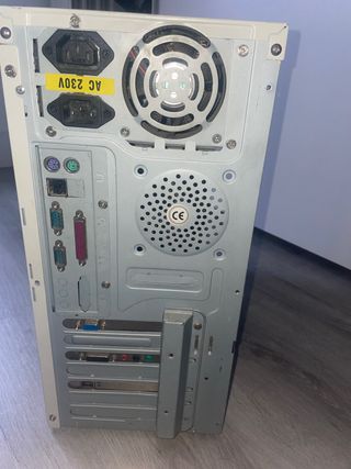 Pc torre antiguo windows98