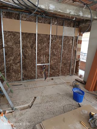 Equipo de Pladur y pintura en Granada