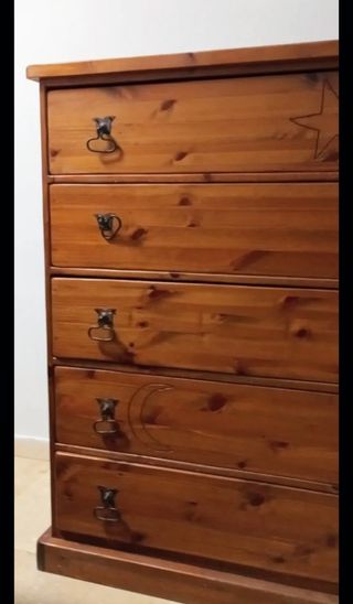 CÓMODA MADERA 5 CAJONES. MUCHA CAPACIDAD 