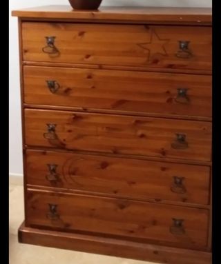 CÓMODA MADERA 5 CAJONES. MUCHA CAPACIDAD 