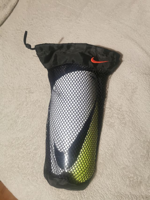 Espinilleras nike
