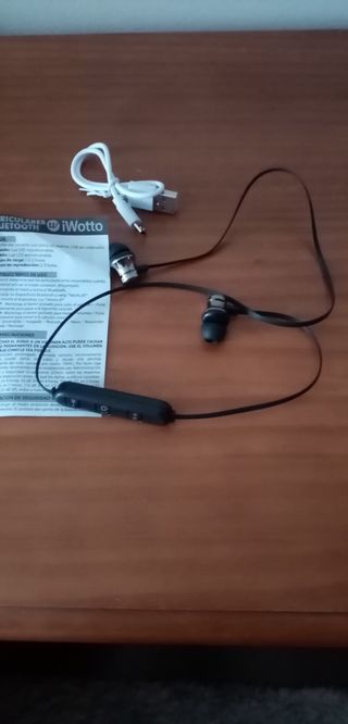 Auriculares Bluetooth Magnéticos