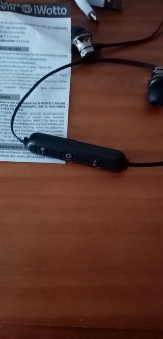 Auriculares Bluetooth Magnéticos