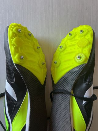 zapatillas clavos atletismo