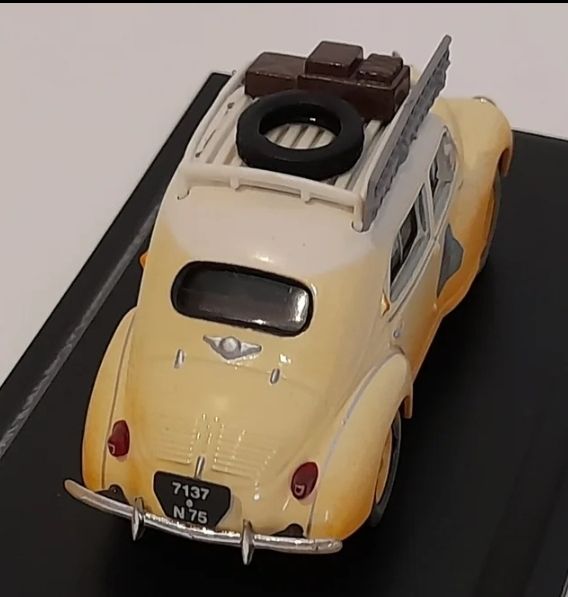 Renault 4CV 1/43