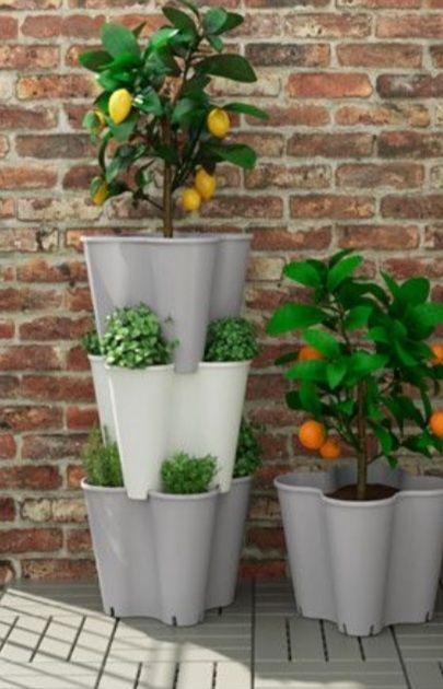 2 Macetas/tiestos Ikea apilables sin tierra.