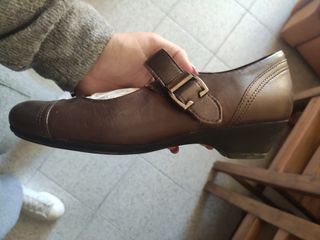 Zapatos Pitillos marrón y Velcro