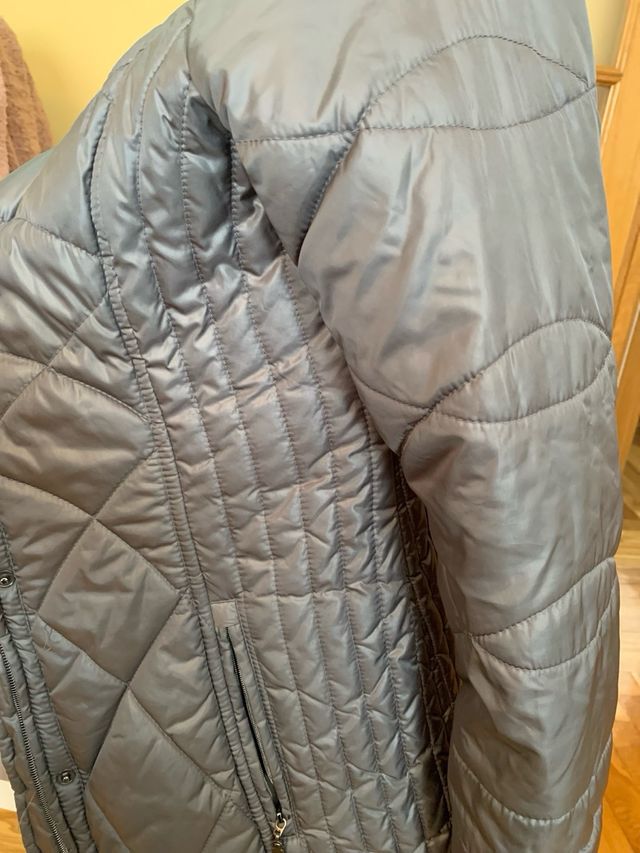 Plumas corto mujer Calido. PREGIO