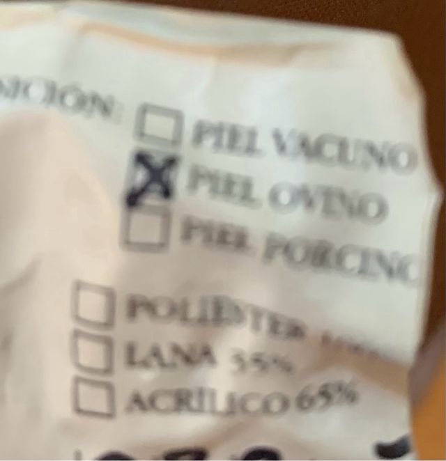 Americana de piel ovino, mujer