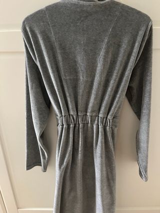 Bata gris nueva embarazada