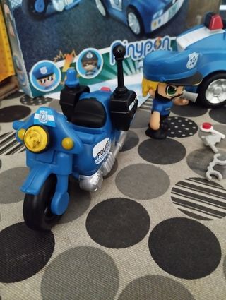 PinyPon Action. Coche policía