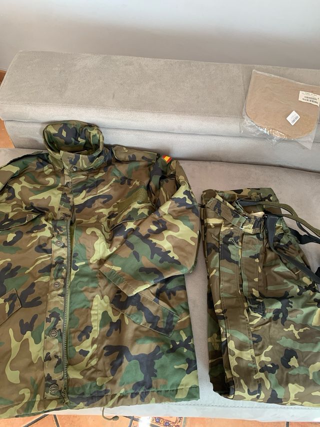 Chaquetón y pantalón mimetizado talla 1 para caza