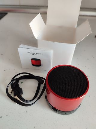 Altavoz bluetooth radio MP3 USB nuevo en su caja