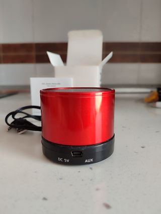 Altavoz bluetooth radio MP3 USB nuevo en su caja