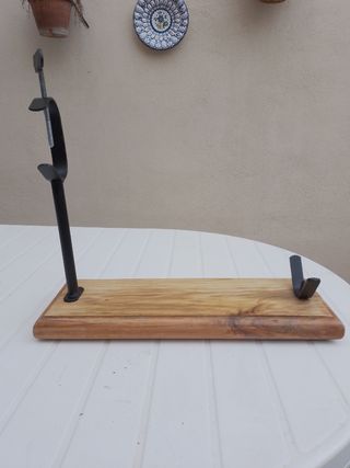 Jamonero de madera de pino