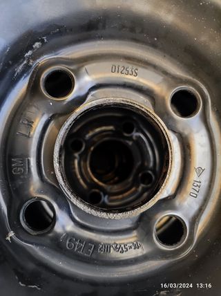 Llantas de acero y tapacubos radio 14" Opel