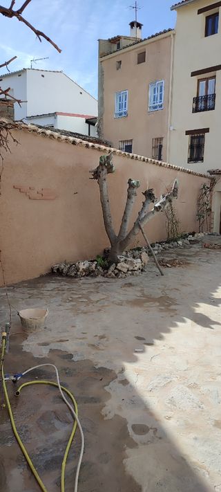 Construcciones y reformas,A.G.J.CUENCA. 