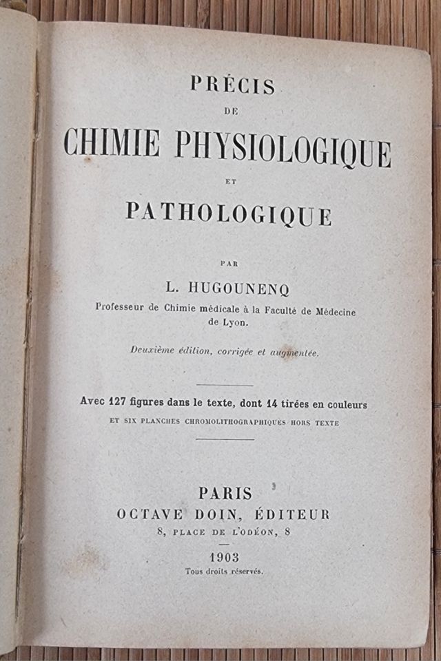 Libro de medicina en francés