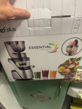 Licuadora essential slow juicer